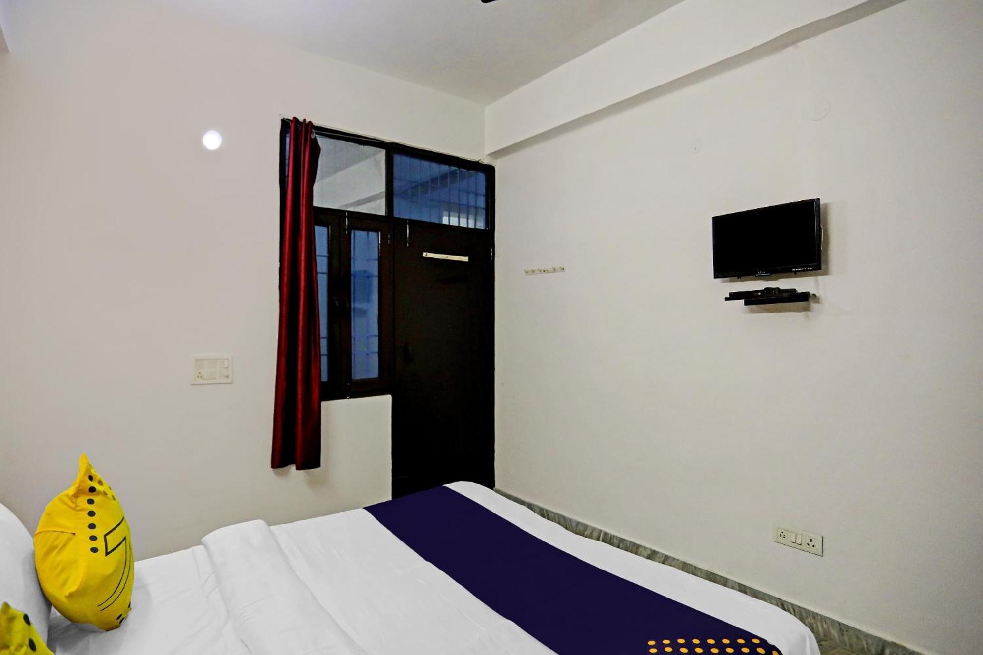 Spot On Raj Hotel Vip Near Worlds Of Wonder Kālkāji Devi Exterior foto